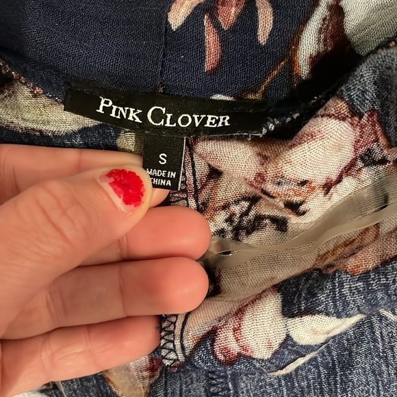 Pink Clover Floral Wrap Sweater - Picture 3 of 4